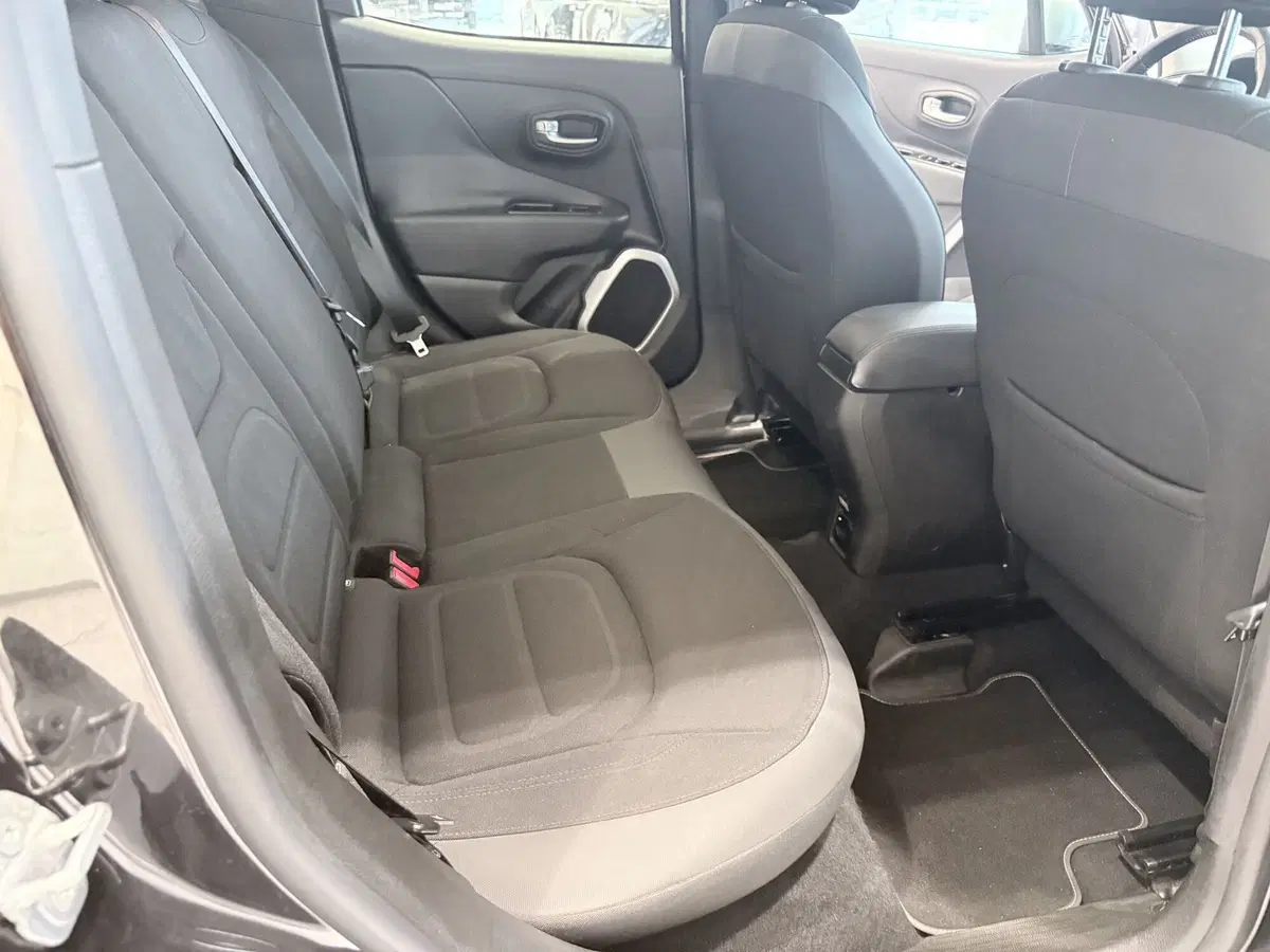 Jeep Renegade usata a Latina (9)