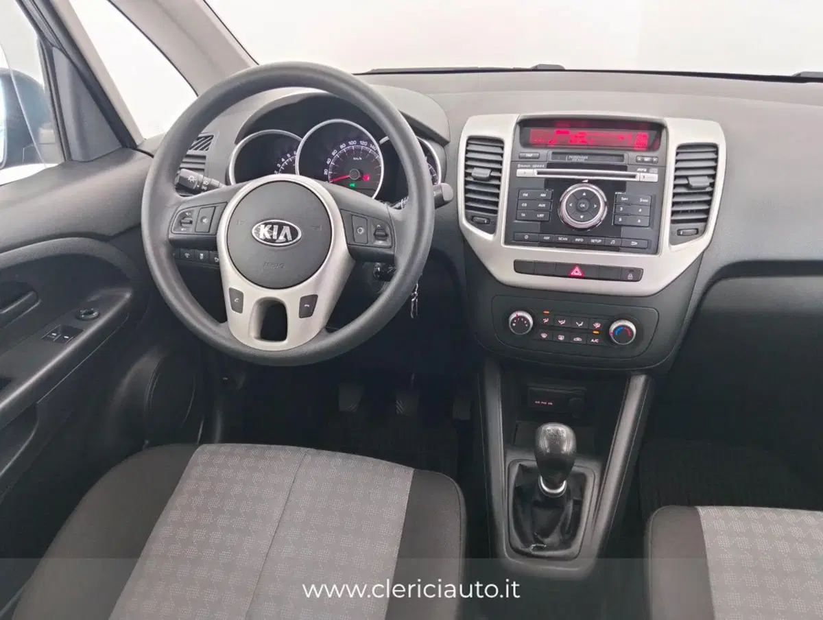 Kia Venga usata a Como (10)