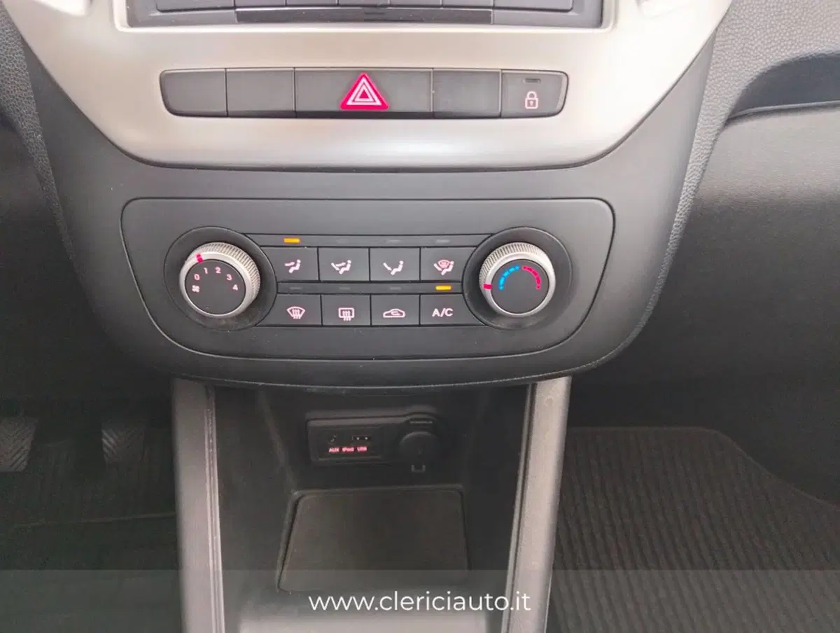 Kia Venga usata a Como (13)