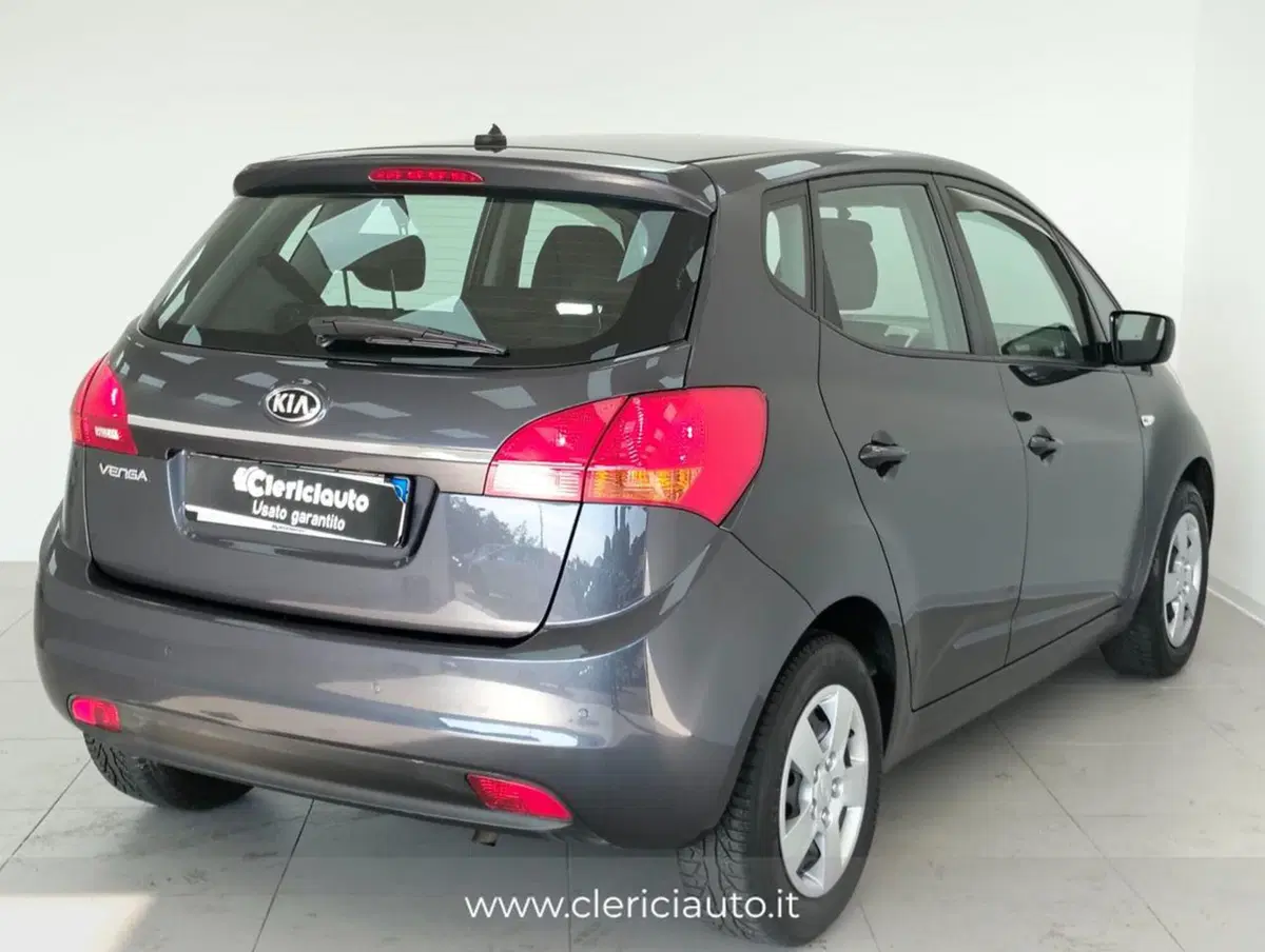 Kia Venga usata a Como (2)