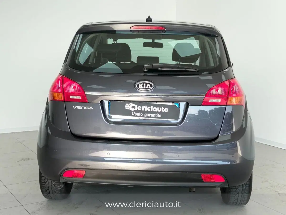 Kia Venga usata a Como (7)