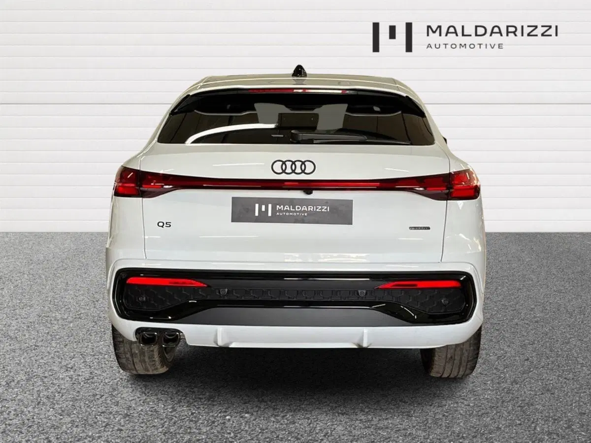 Audi Q5 Sportback nuova a Matera (3)