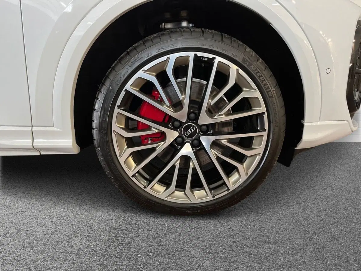 Audi Q5 Sportback nuova a Matera (6)