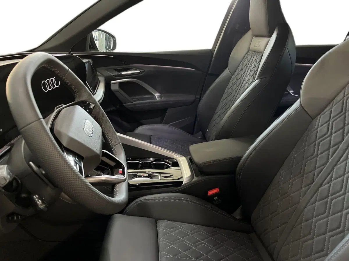 Audi Q5 Sportback nuova a Matera (7)