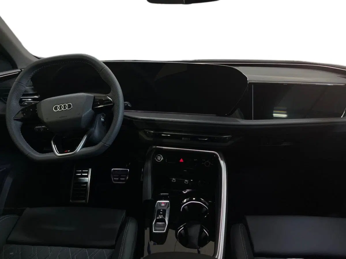 Audi Q5 Sportback nuova a Matera (8)
