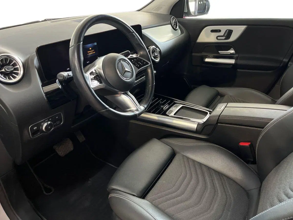 Mercedes-Benz GLA SUV usata a Bari (10)