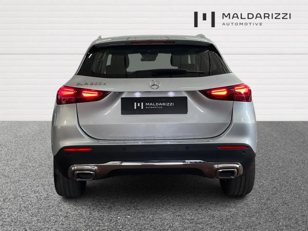 Mercedes-Benz GLA SUV usata a Bari (3)