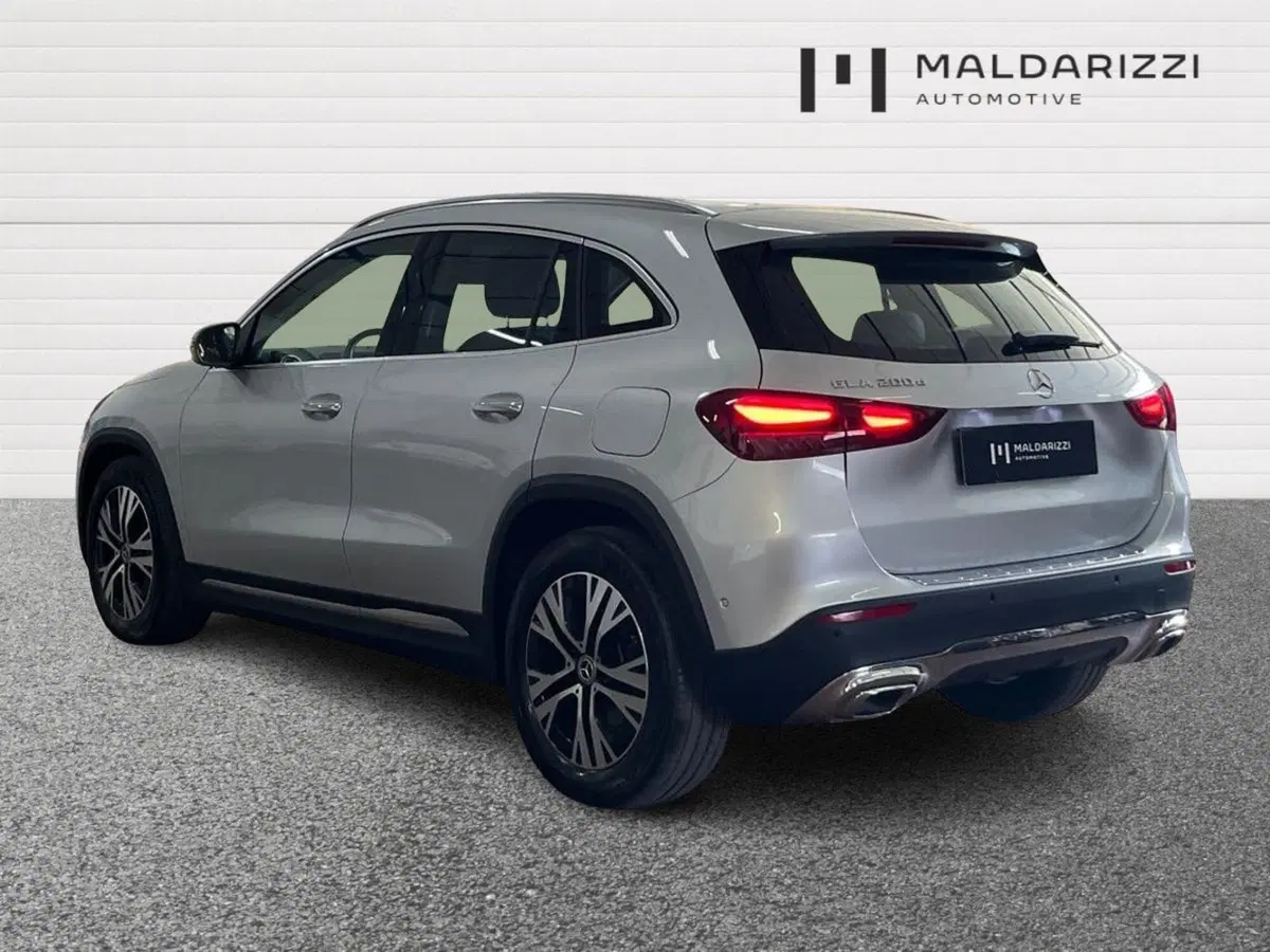 Mercedes-Benz GLA SUV usata a Bari (4)