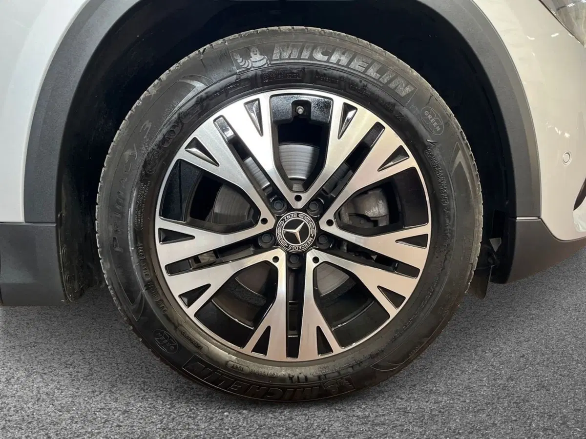Mercedes-Benz GLA SUV usata a Bari (6)