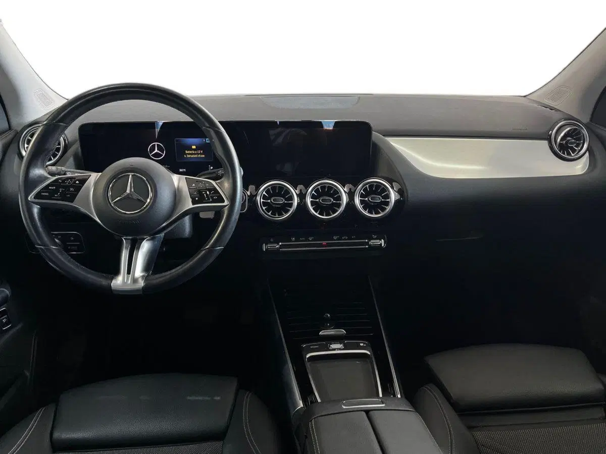 Mercedes-Benz GLA SUV usata a Bari (8)