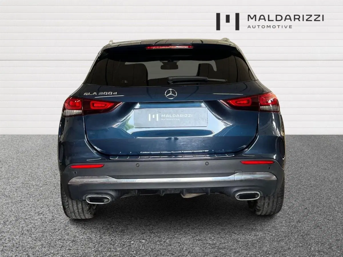 Mercedes-Benz GLA SUV usata a Bari (3)