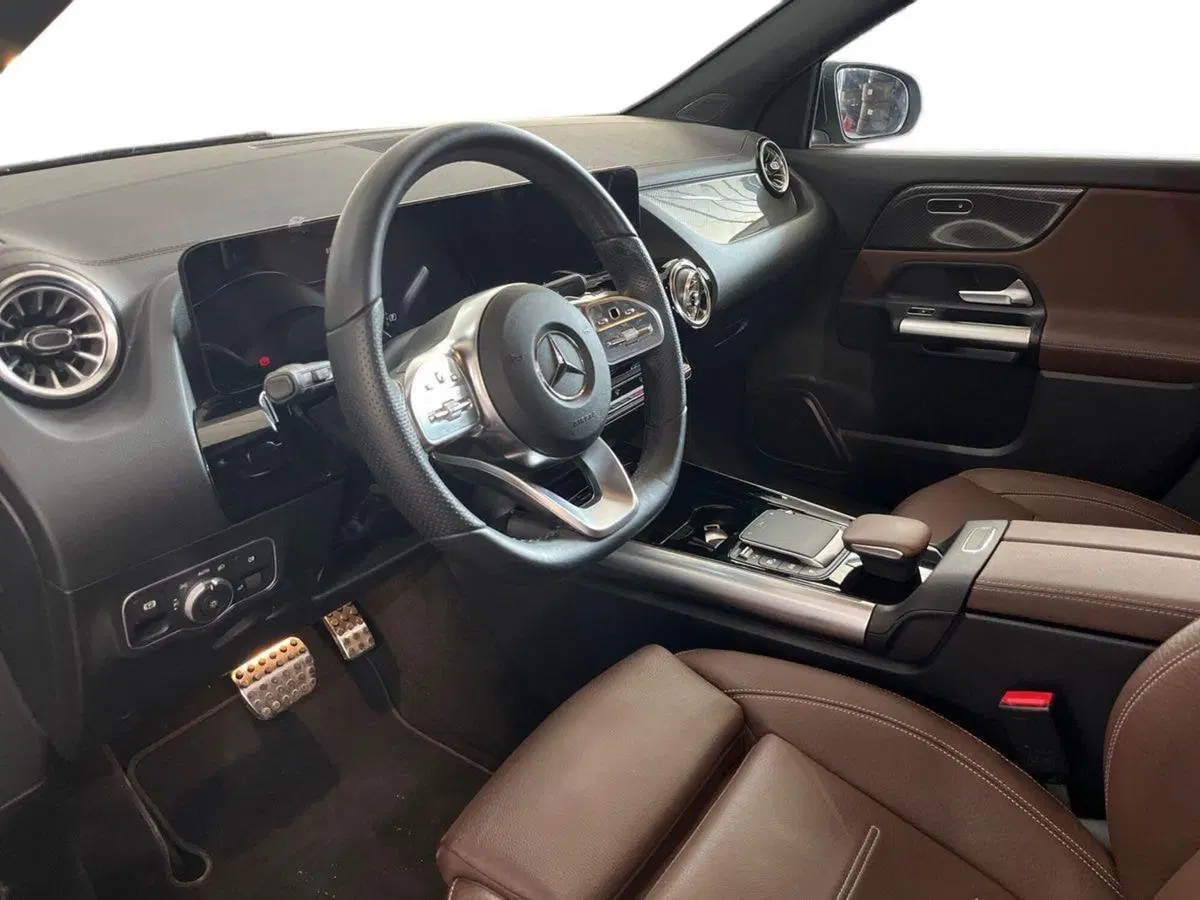 Mercedes-Benz GLA SUV usata a Bari (7)