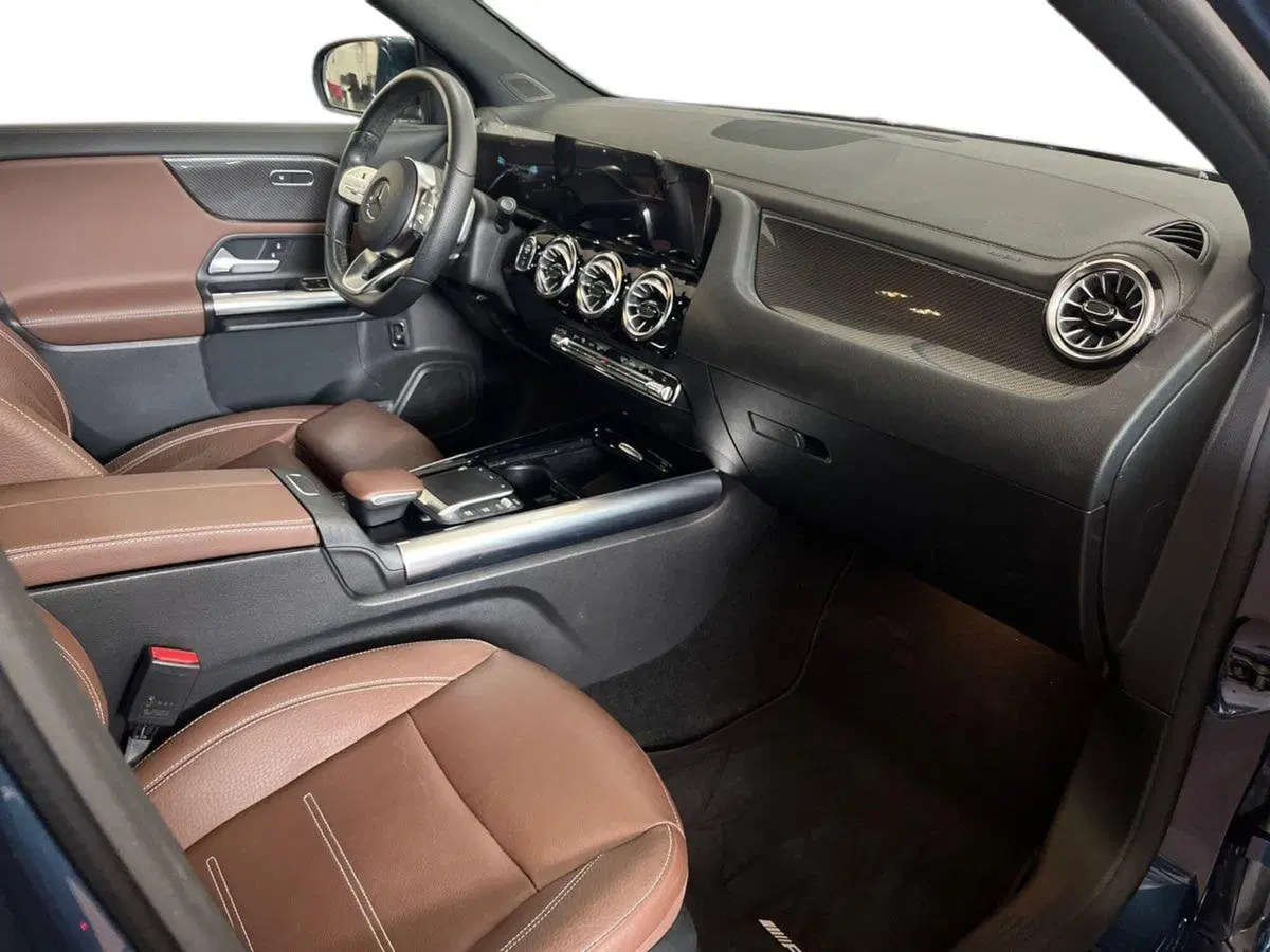 Mercedes-Benz GLA SUV usata a Bari (9)