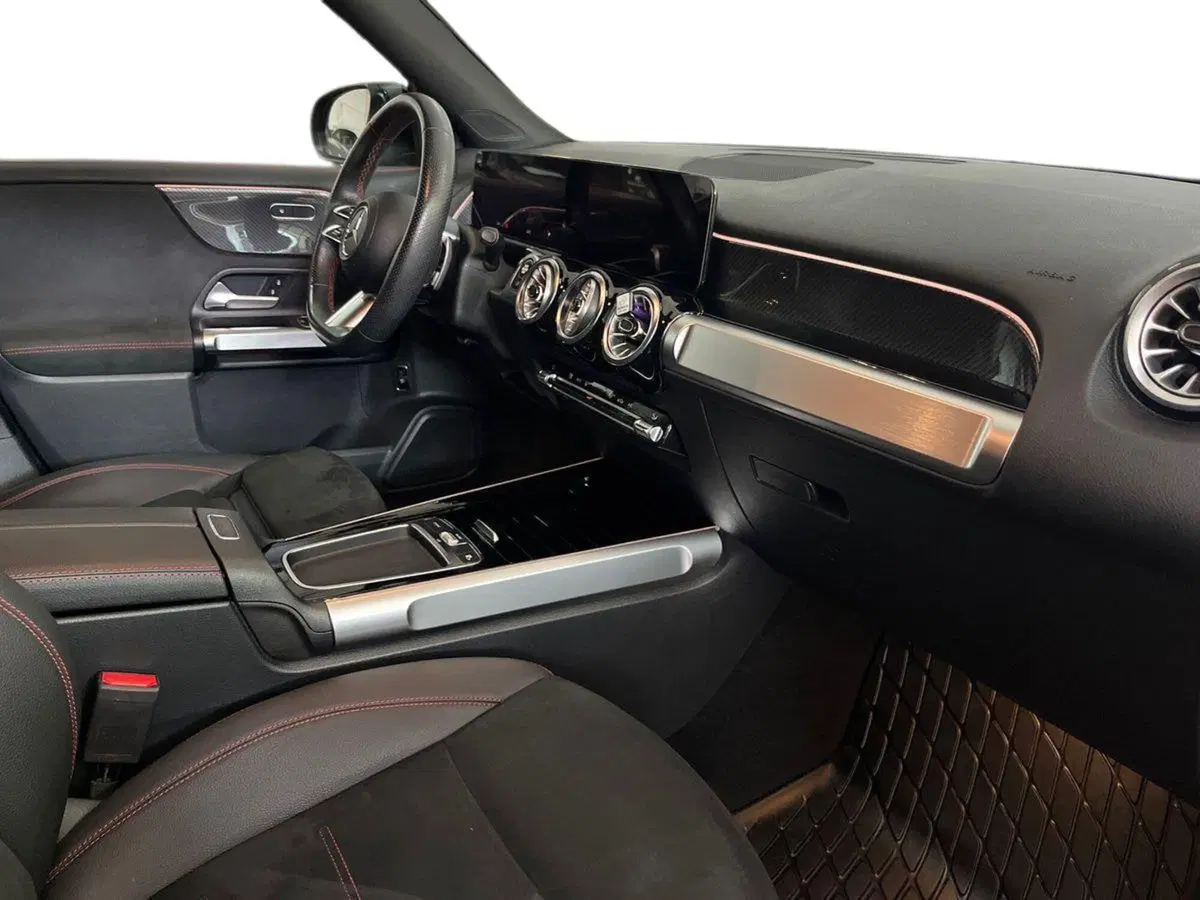 Mercedes-Benz GLB usata a Bari (9)