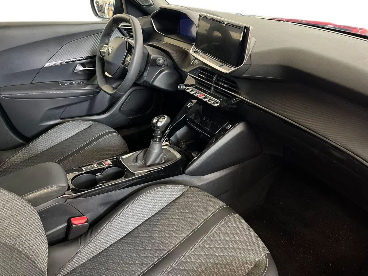 Peugeot 2008 usata a Bari (9)