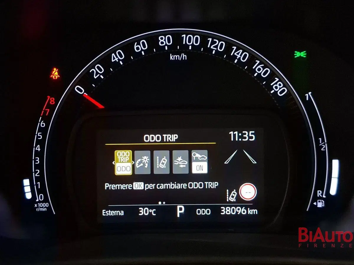 Toyota Aygo X usata a Firenze (7)