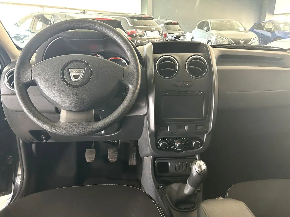 Dacia Duster usata a Ferrara (11)