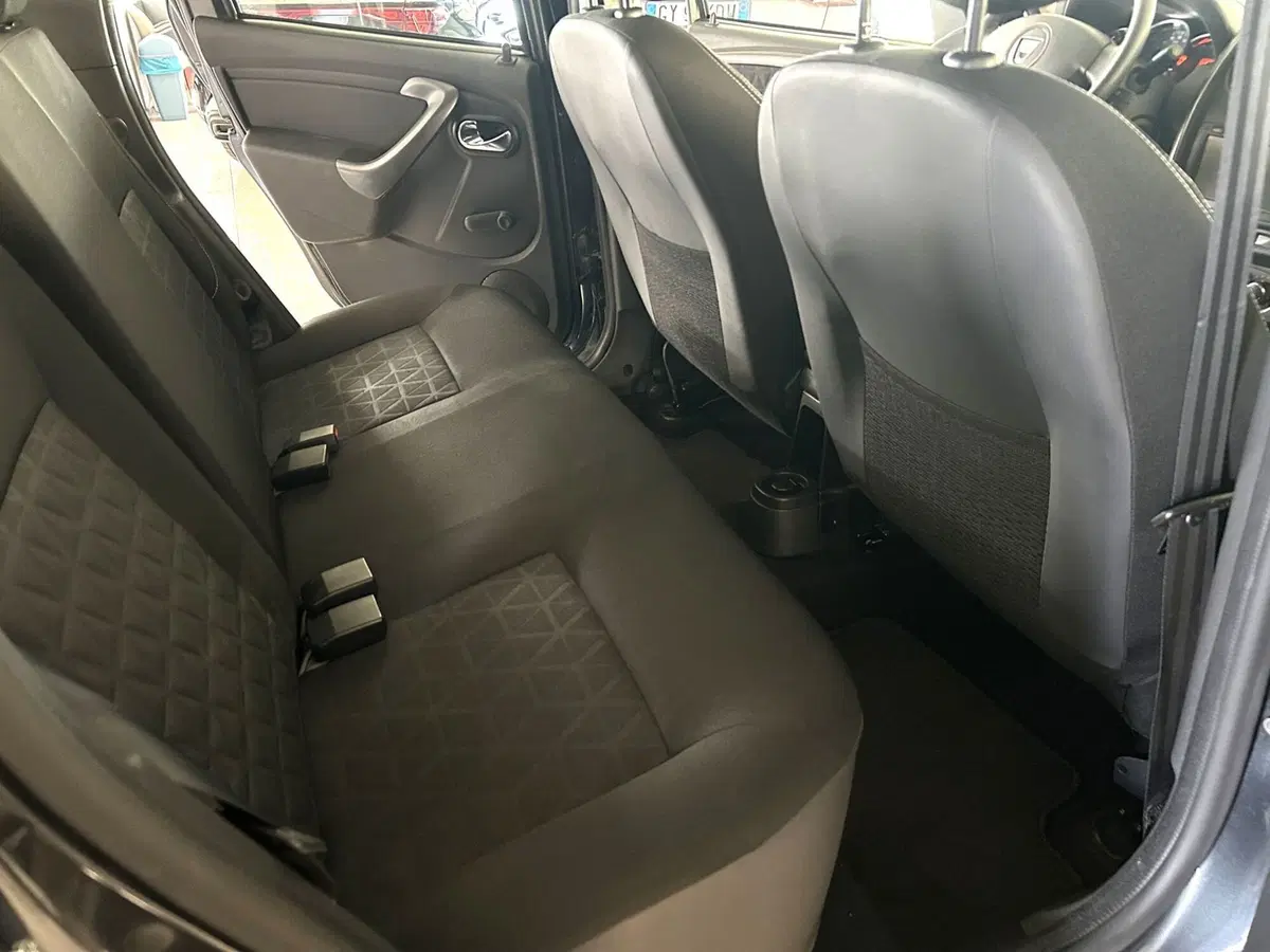 Dacia Duster usata a Ferrara (13)
