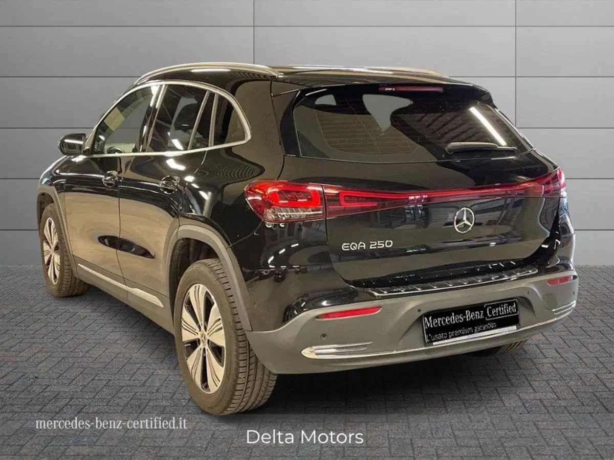 Mercedes-Benz EQA usata a Ancona (3)