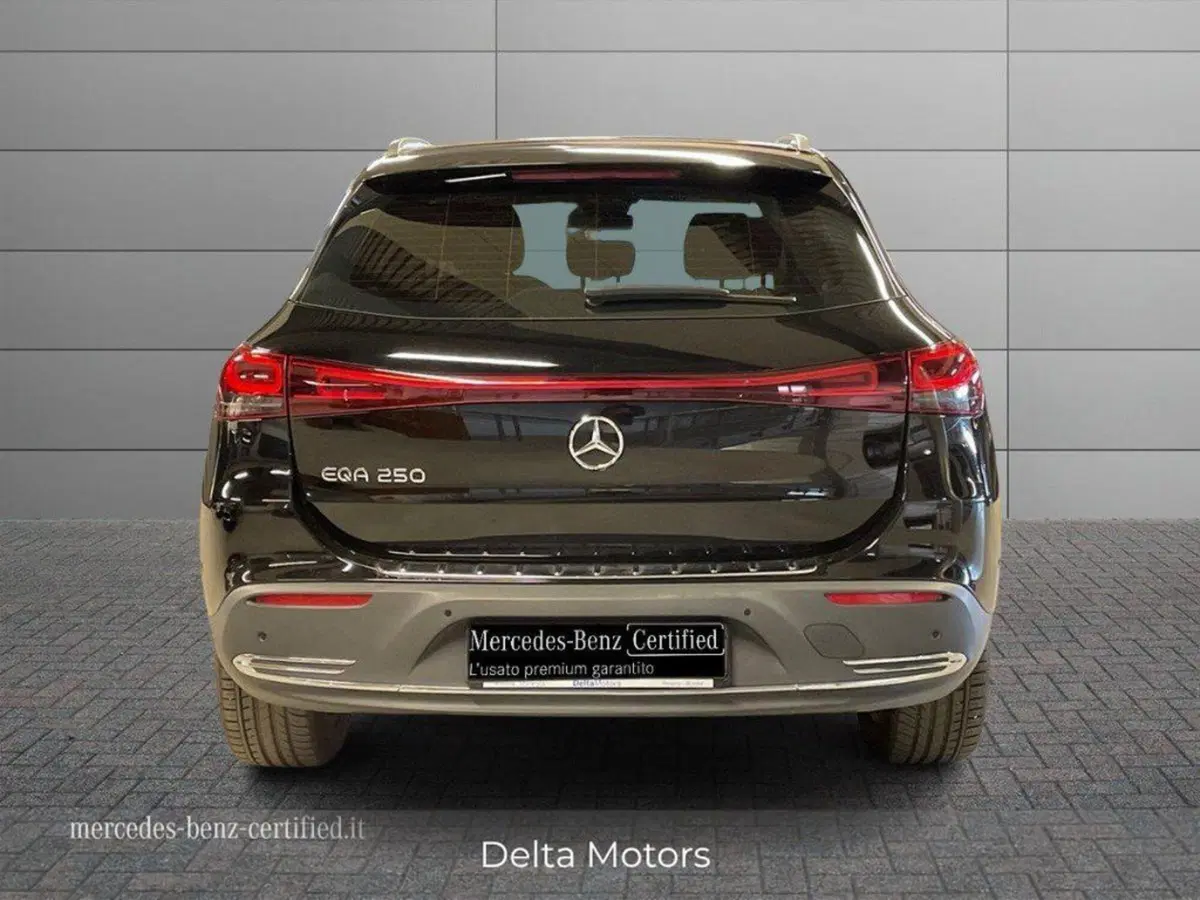 Mercedes-Benz EQA usata a Ancona (4)