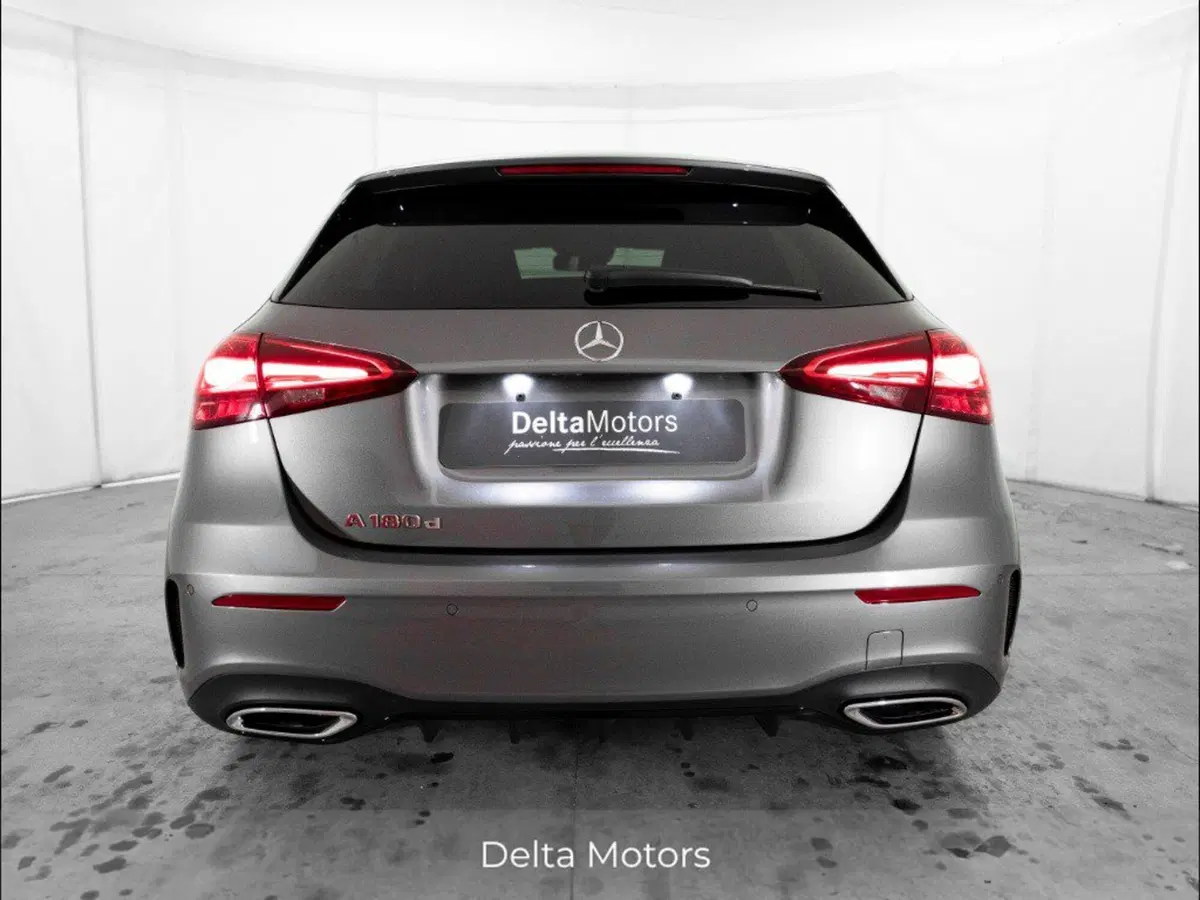 Mercedes-Benz Classe A Sedan nuova a Macerata (3)