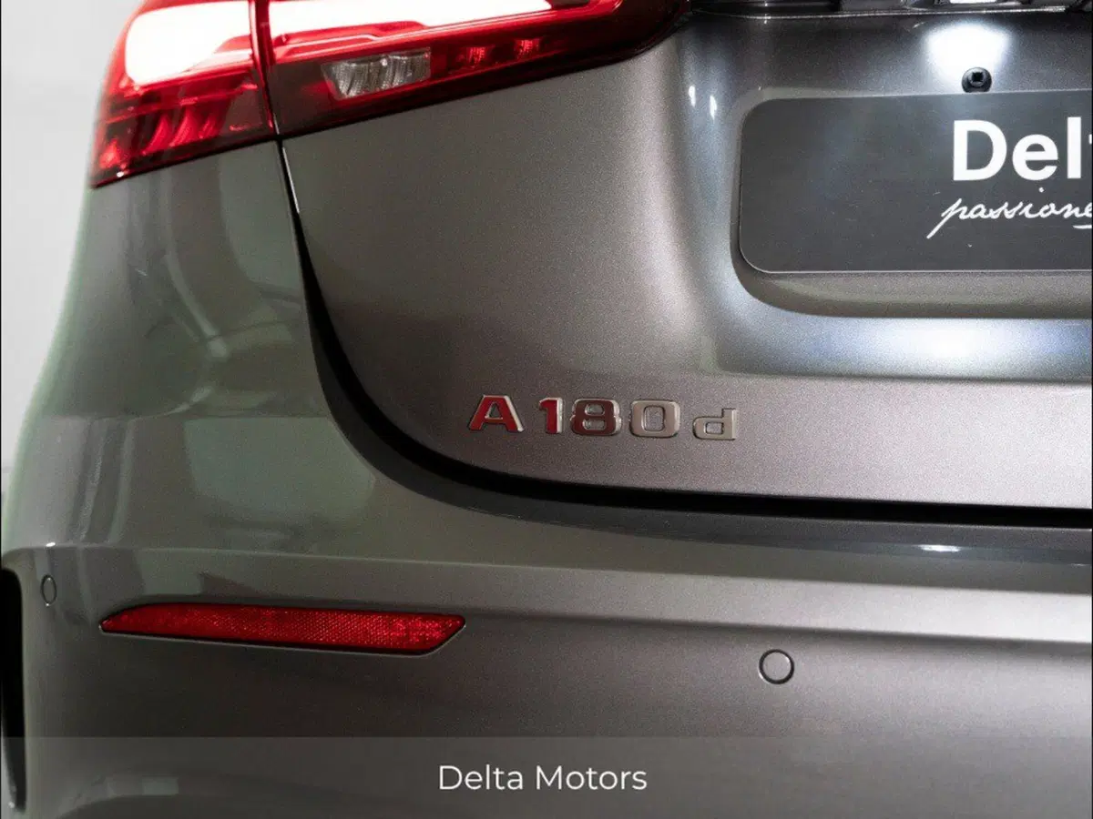 Mercedes-Benz Classe A Sedan nuova a Macerata (9)