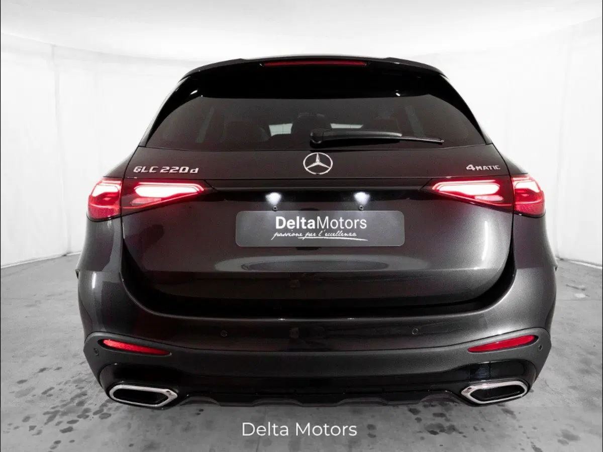 Mercedes-Benz GLC Coupé nuova a Macerata (3)