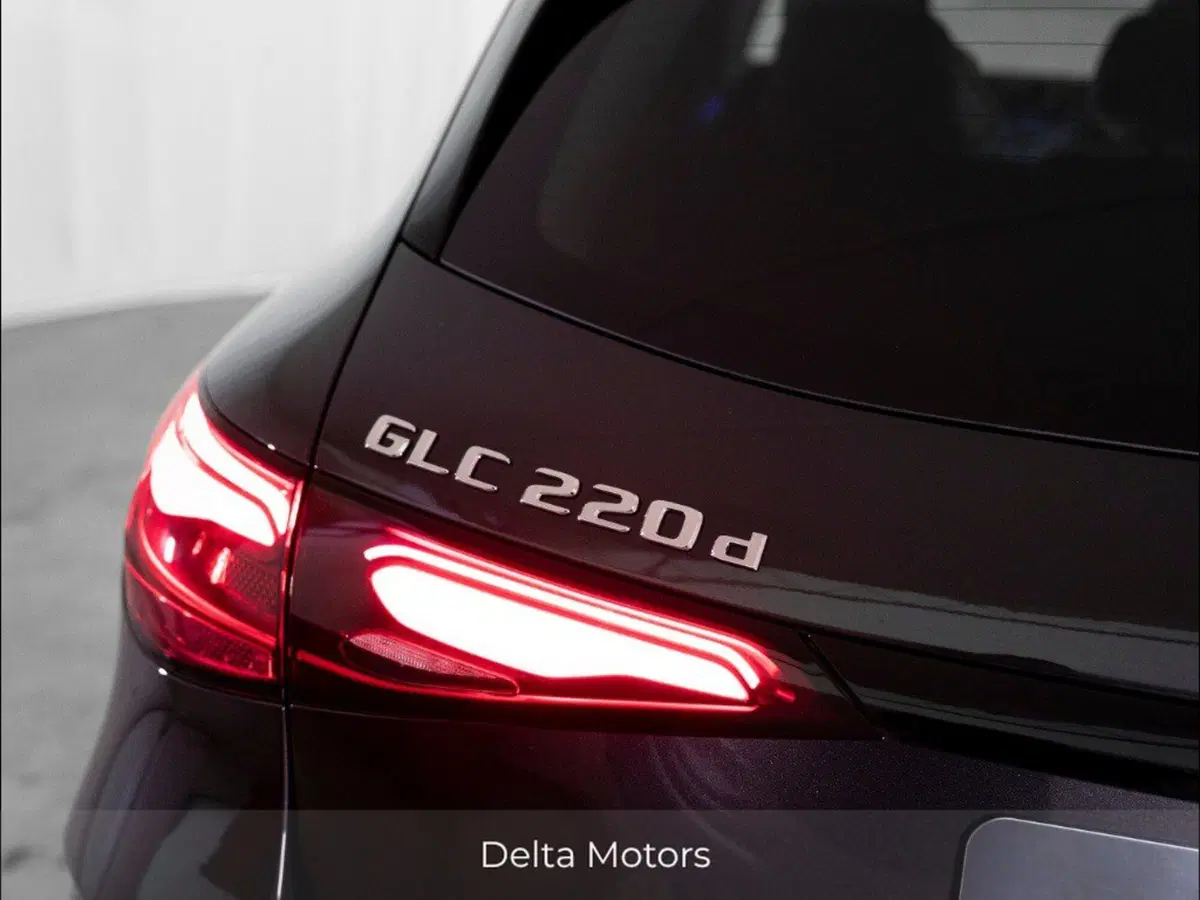 Mercedes-Benz GLC Coupé nuova a Macerata (9)
