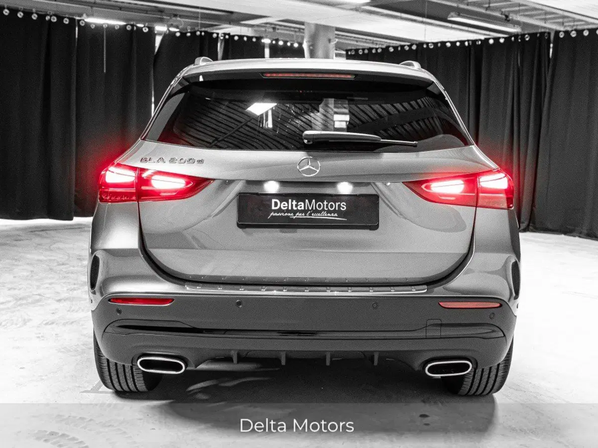 Mercedes-Benz GLA SUV nuova a Ancona (3)