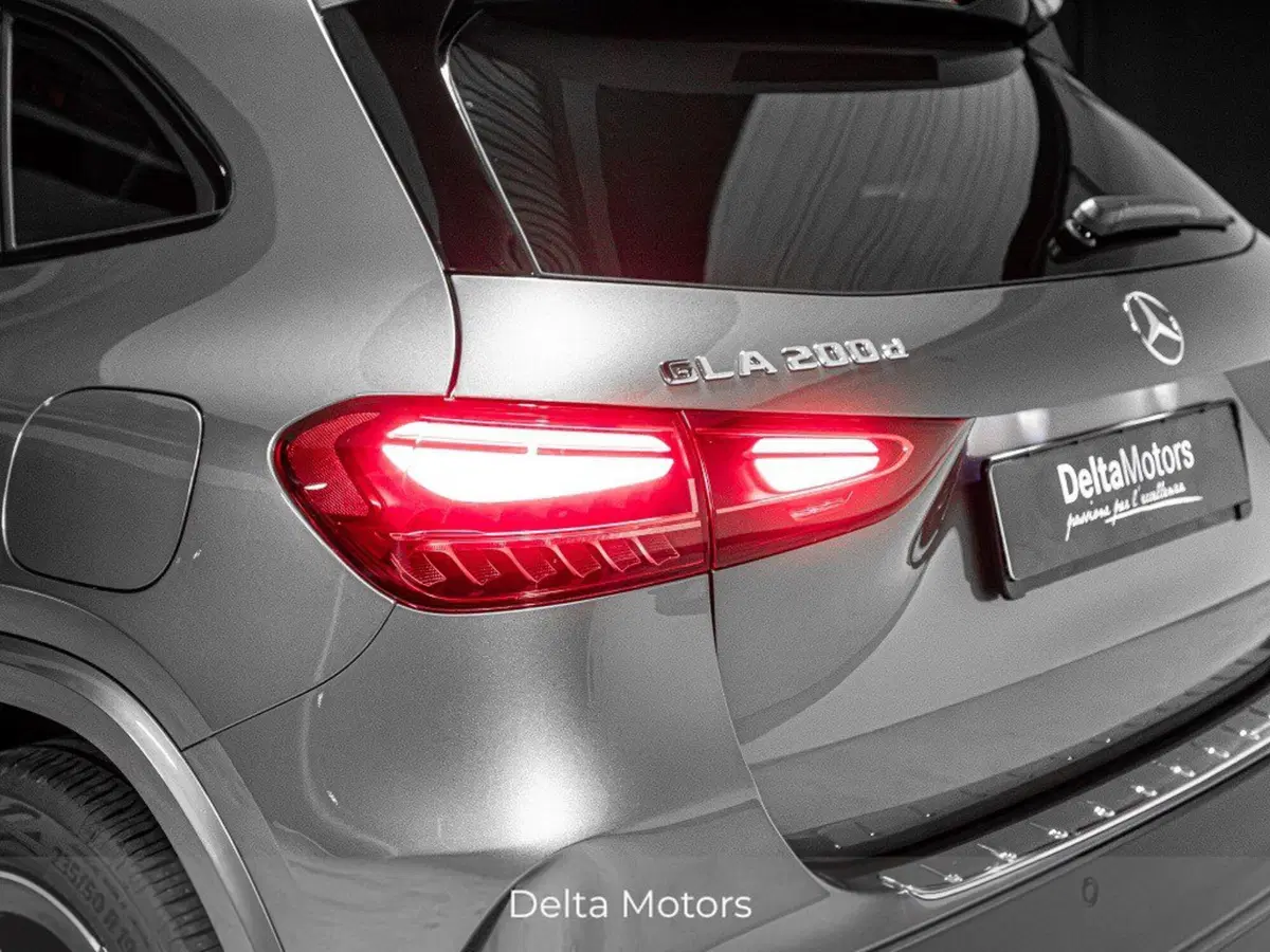 Mercedes-Benz GLA SUV nuova a Ancona (8)
