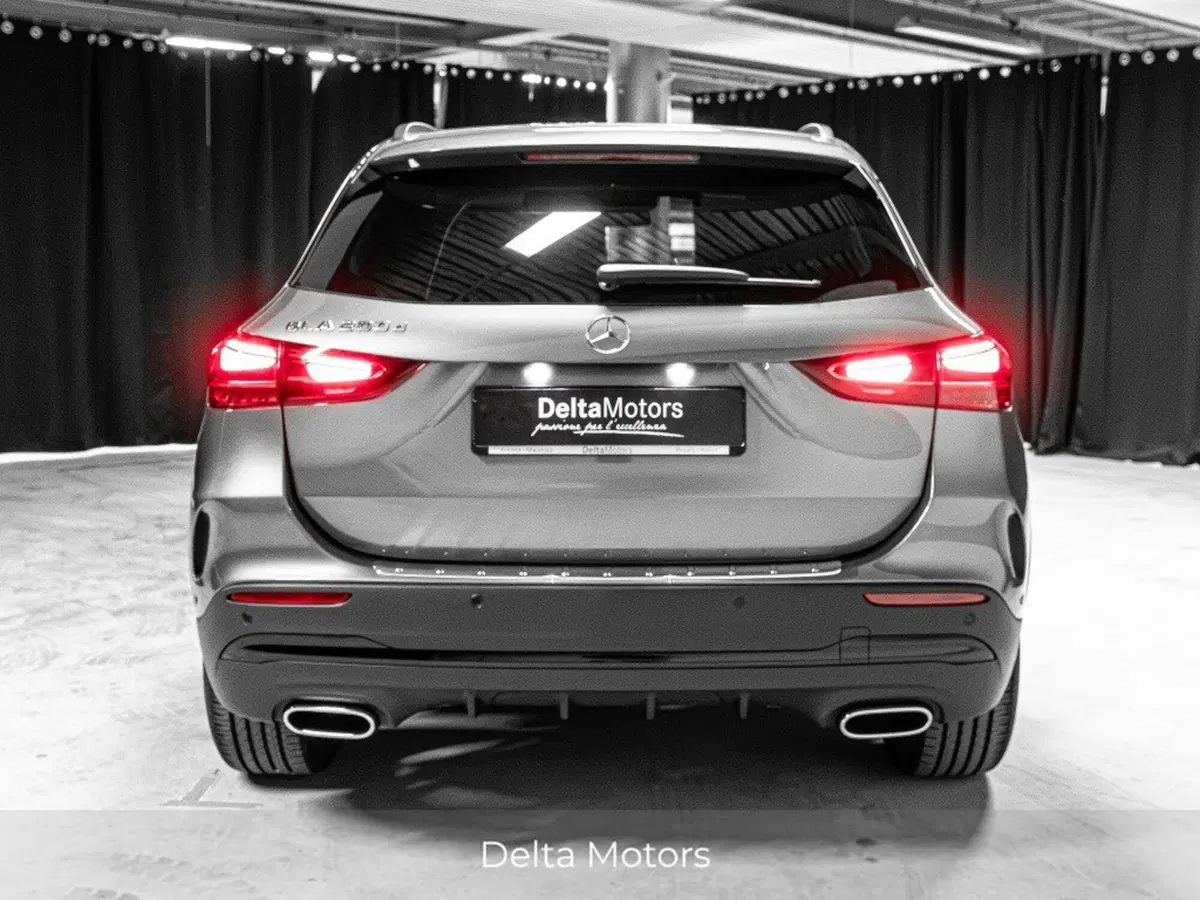 Mercedes-Benz GLA SUV nuova a Ancona (3)