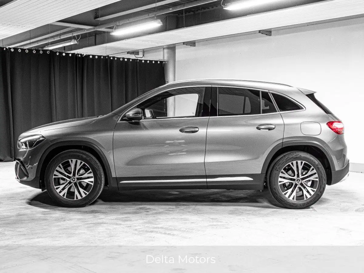 Mercedes-Benz GLA SUV nuova a Ancona (2)