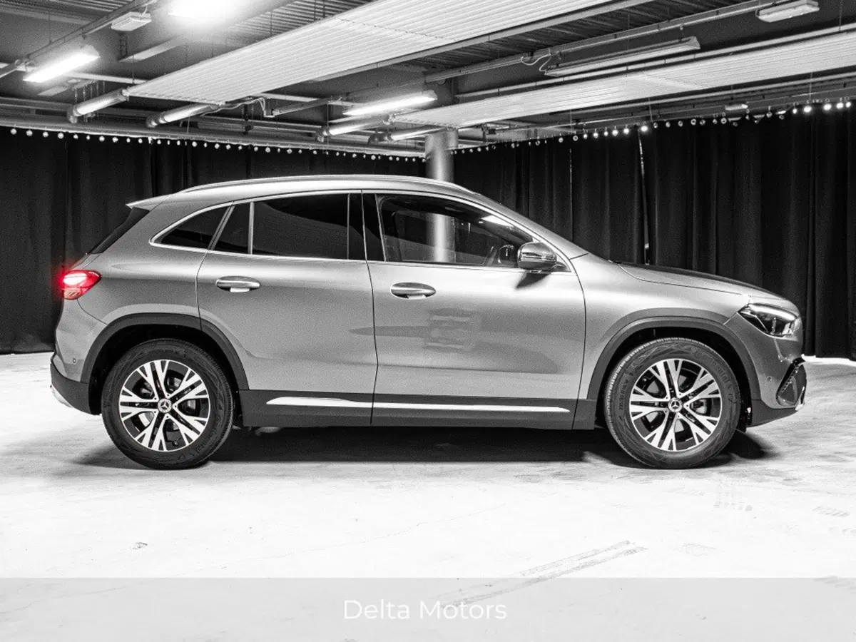 Mercedes-Benz GLA SUV nuova a Ancona (4)