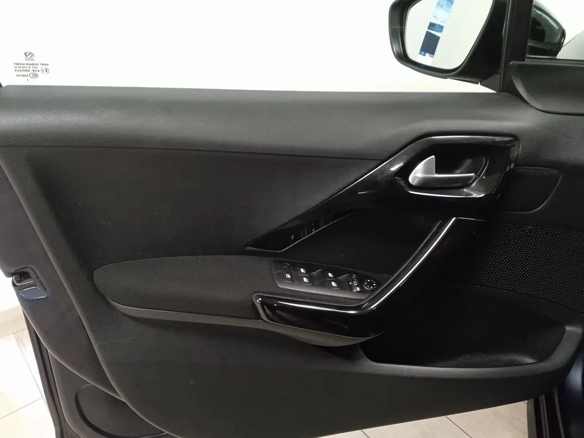 Peugeot 208 usata a Torino (10)