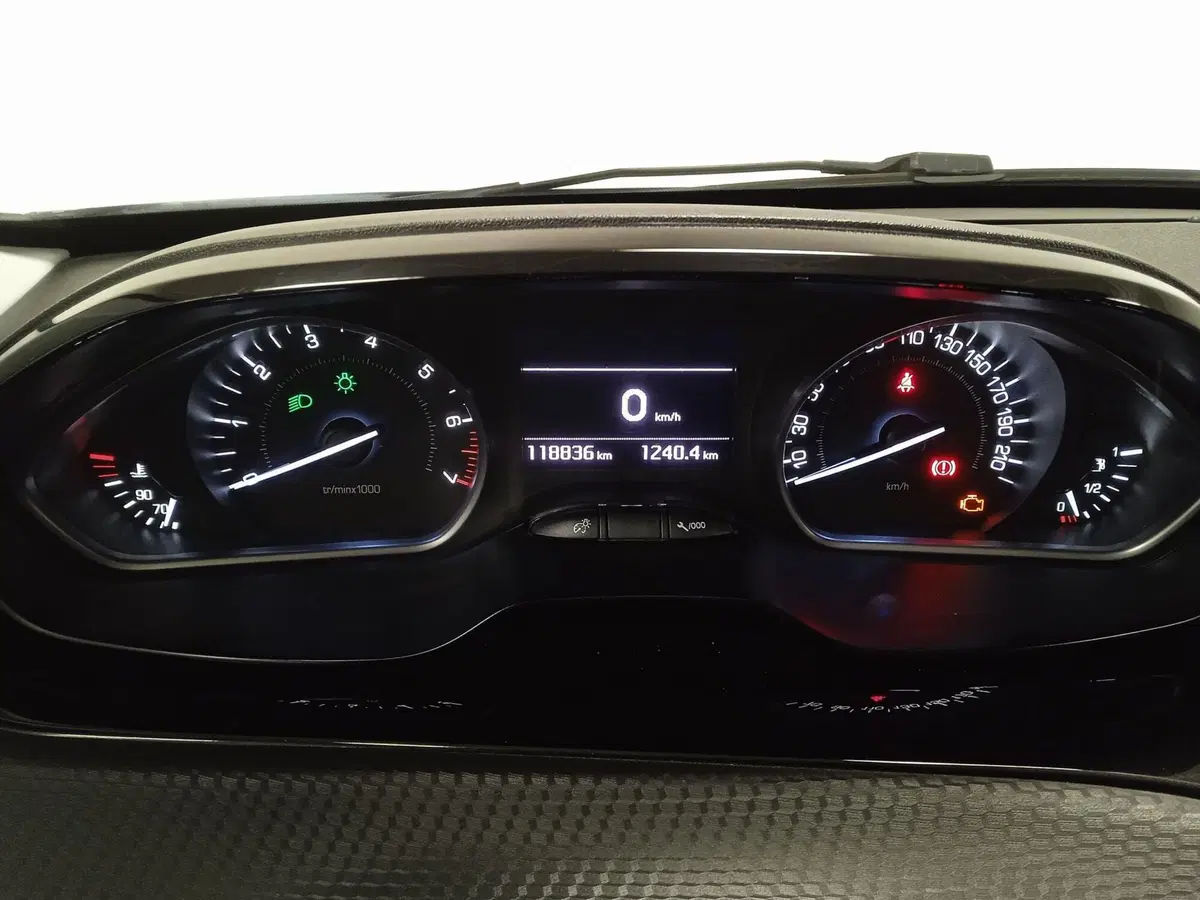 Peugeot 208 usata a Torino (12)