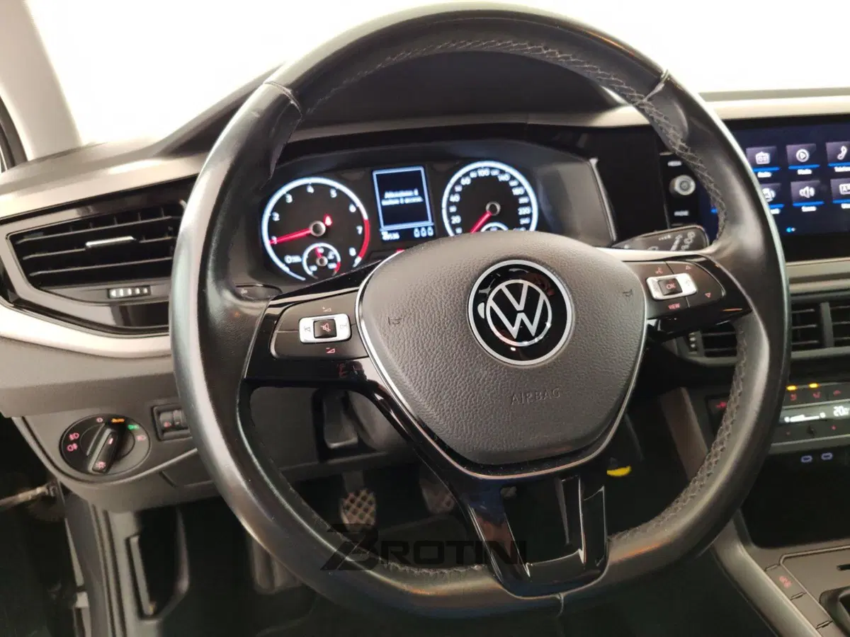 Volkswagen Polo usata a Massa-Carrara (13)