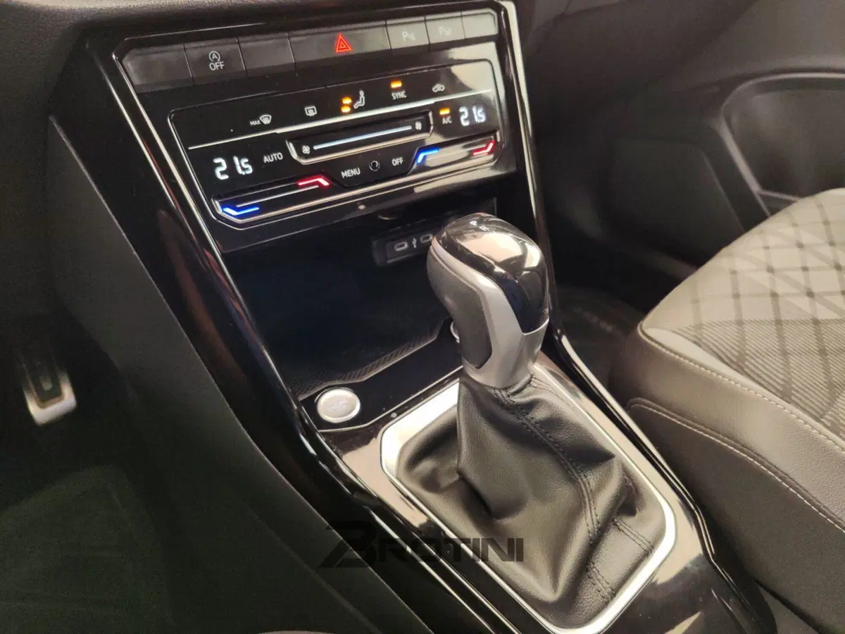 Volkswagen T-Roc usata a Massa-Carrara (11)