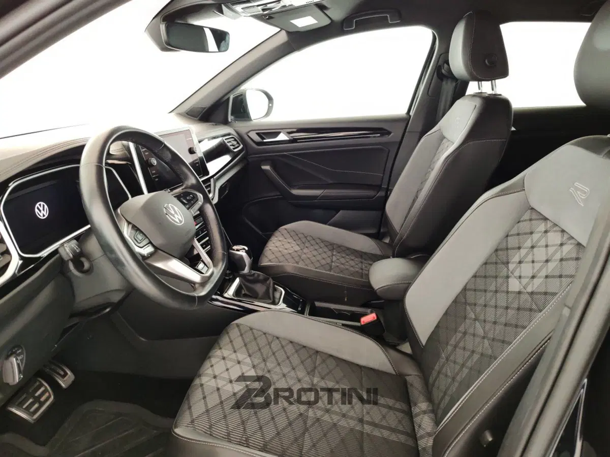 Volkswagen T-Roc usata a Massa-Carrara (7)