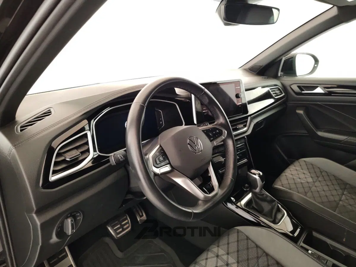 Volkswagen T-Roc usata a Massa-Carrara (8)