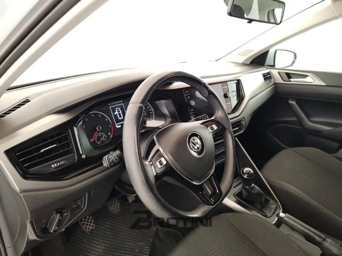 Volkswagen Polo usata a Massa-Carrara (8)