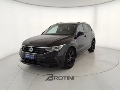 Volkswagen Tiguan 1.5 TSI 150 CV DSG ACT R-Line del 2023 usata a Massa