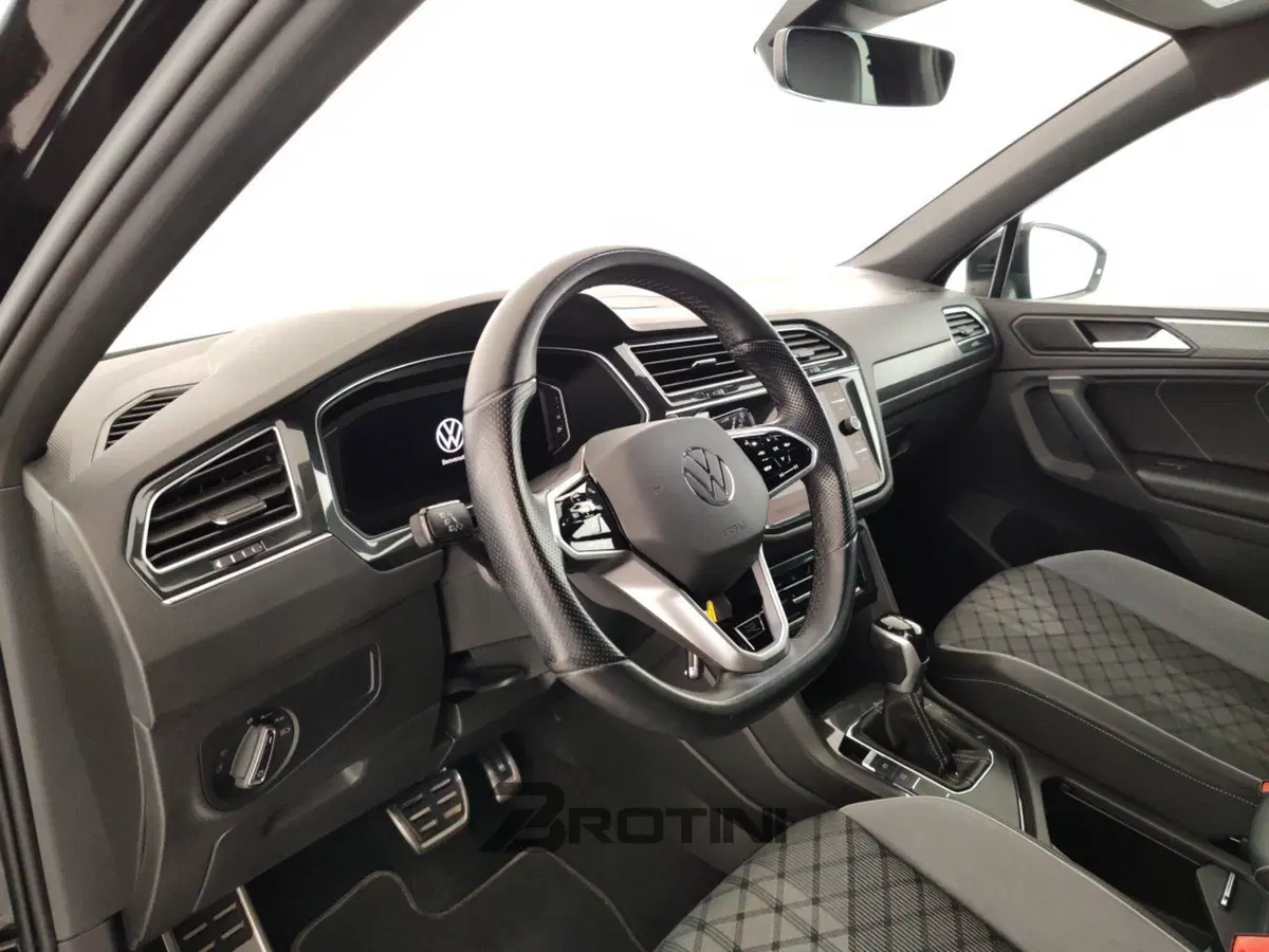 Volkswagen Tiguan usata a Massa-Carrara (7)