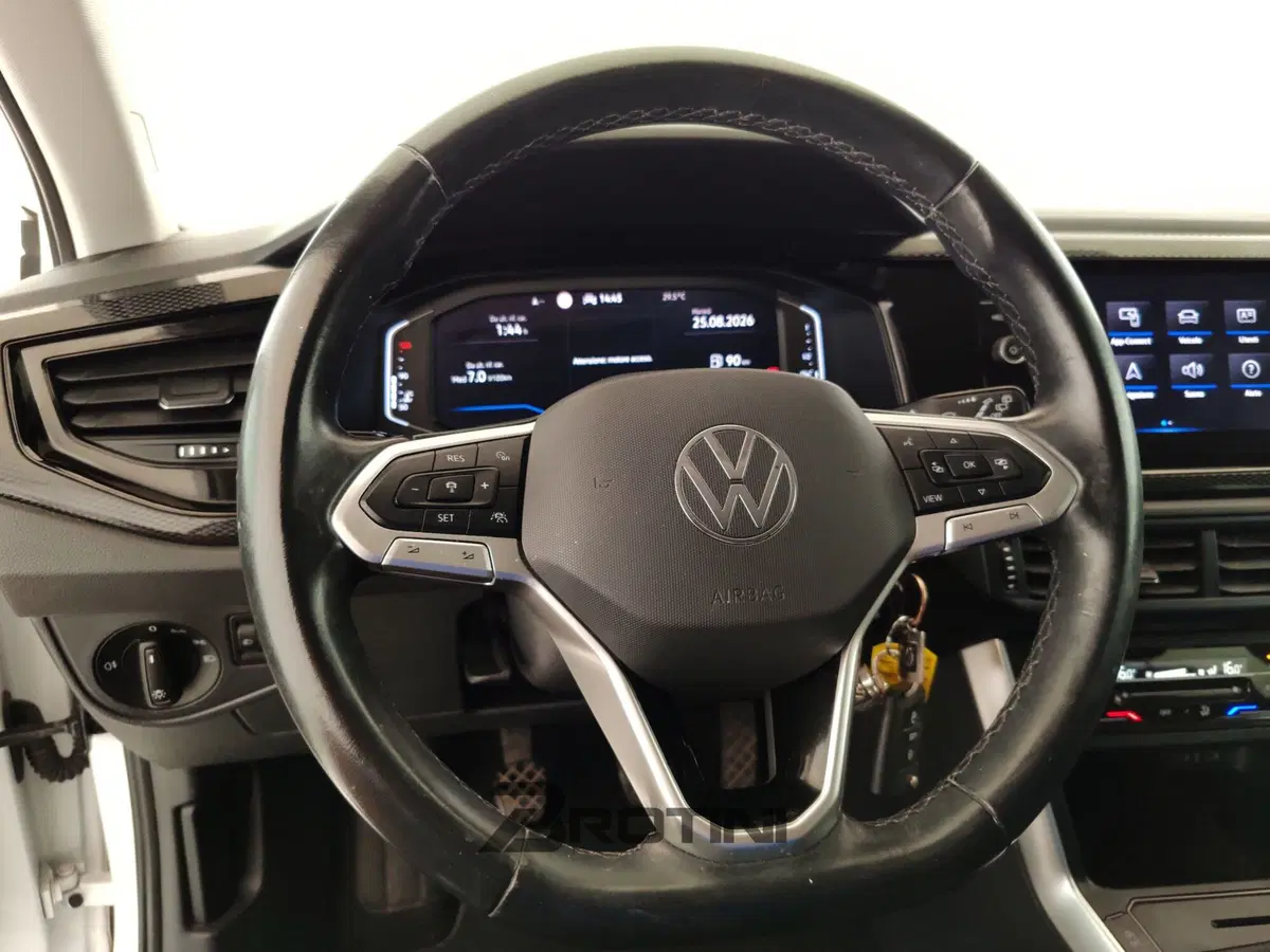 Volkswagen Taigo usata a Massa-Carrara (14)