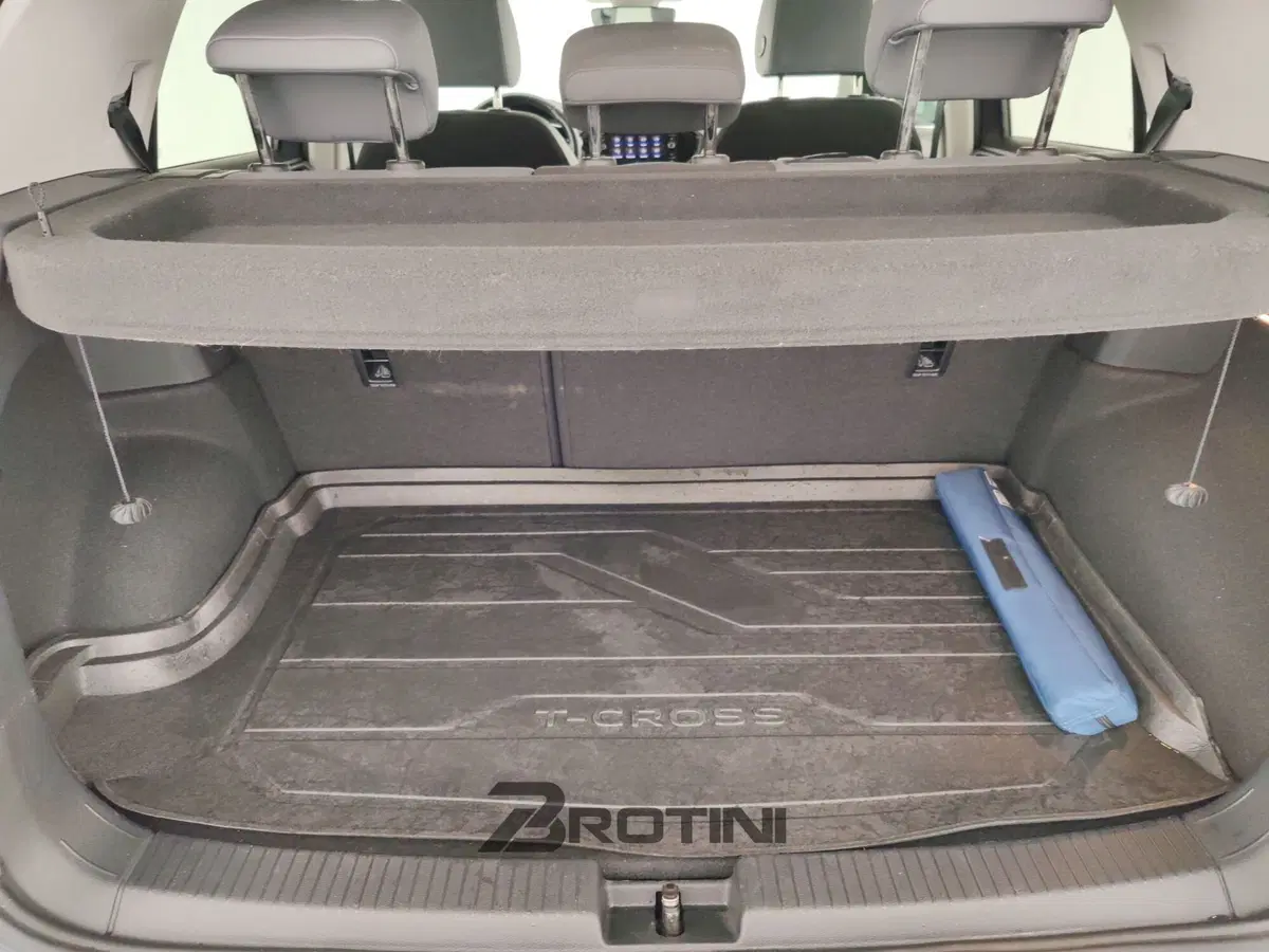 Volkswagen T-Cross usata a Massa-Carrara (16)