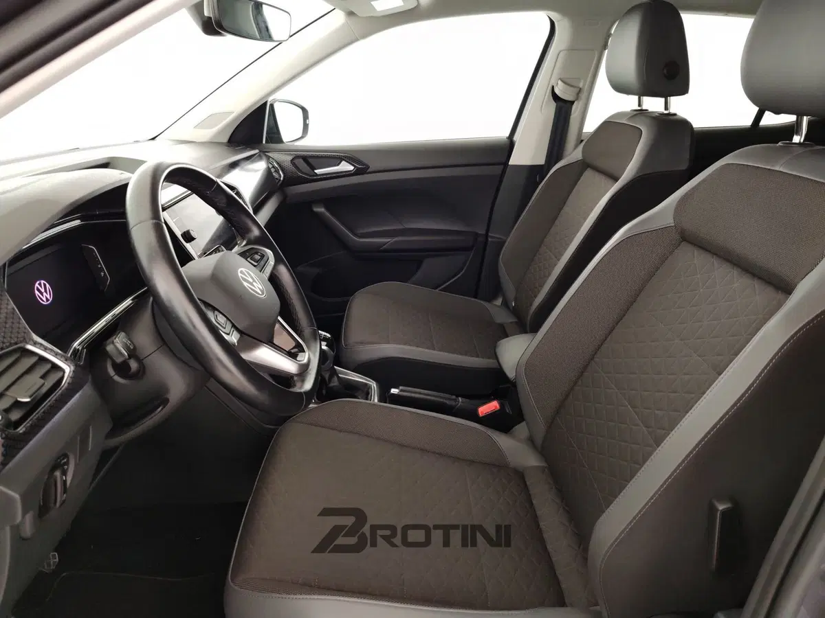 Volkswagen T-Cross usata a Massa-Carrara (7)