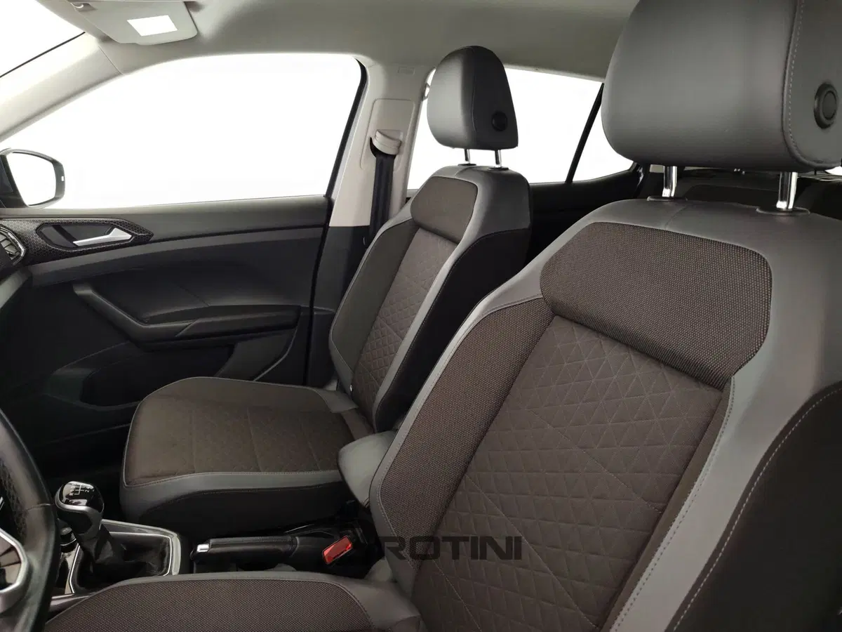 Volkswagen T-Cross usata a Massa-Carrara (9)