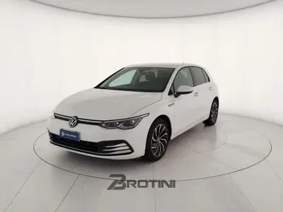 Volkswagen Golf 1.5 eTSI 130 CV EVO ACT DSG Style del 2023 usata a Massa