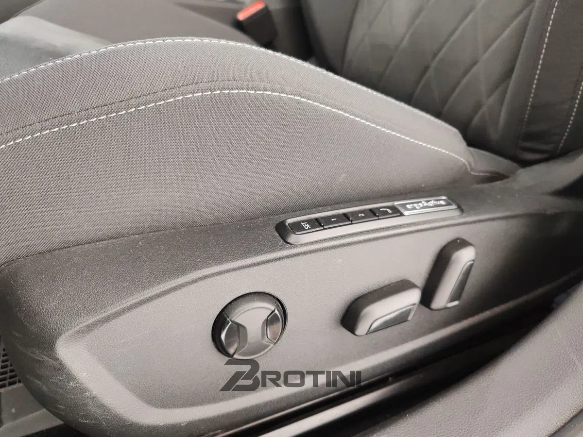 Volkswagen Golf usata a Massa-Carrara (10)