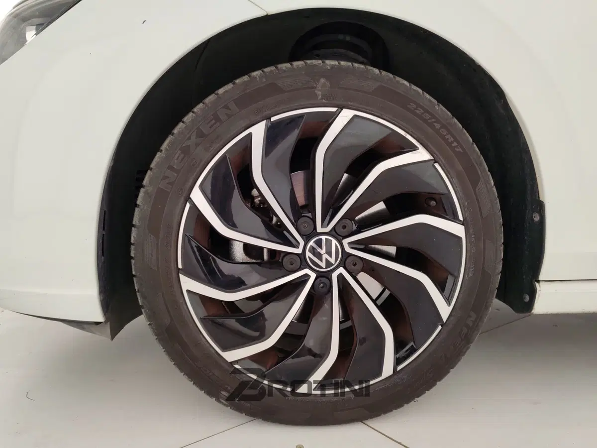 Volkswagen Golf usata a Massa-Carrara (6)