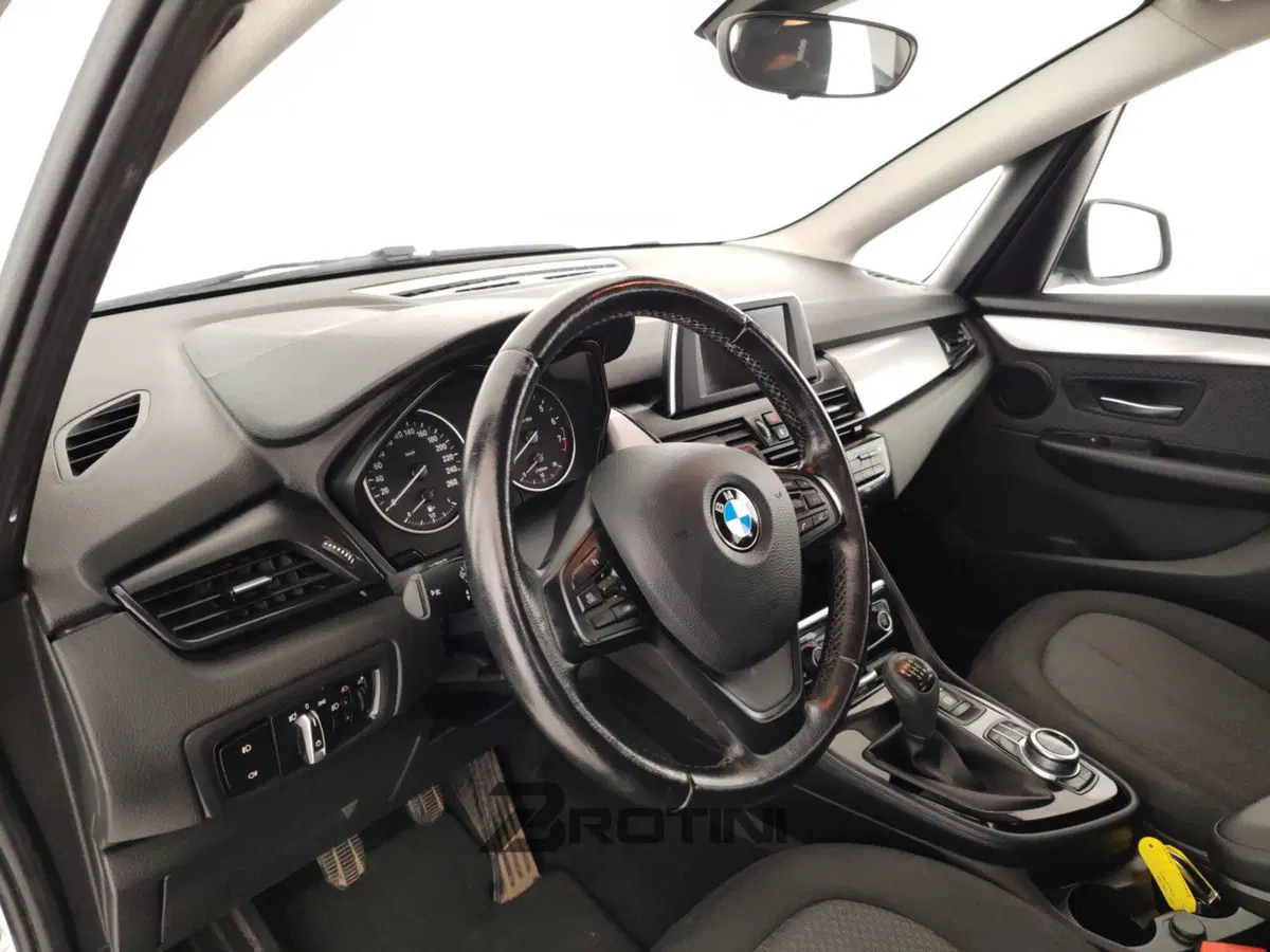 BMW Serie 2 Active Tourer usata a Massa-Carrara (8)